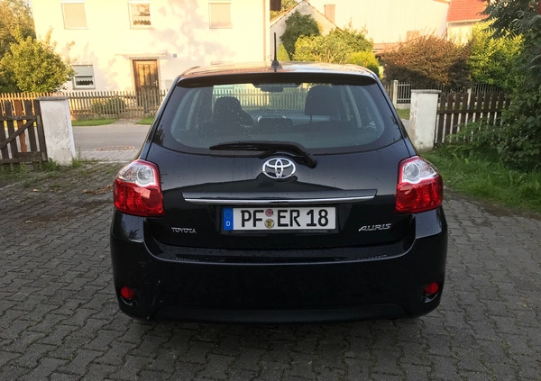 Toyota Auris cena 31000 przebieg: 120000, rok produkcji 2009 z Chojnów małe 16